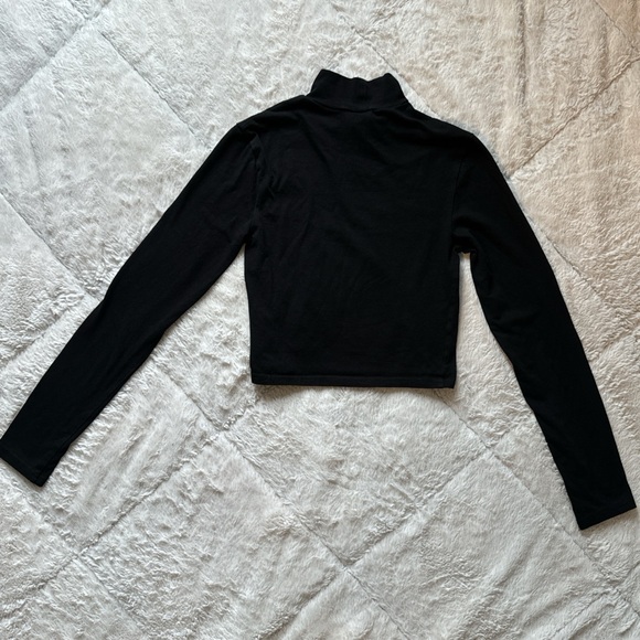 Black long sleeve turtleneck crop top - Picture 3 of 3